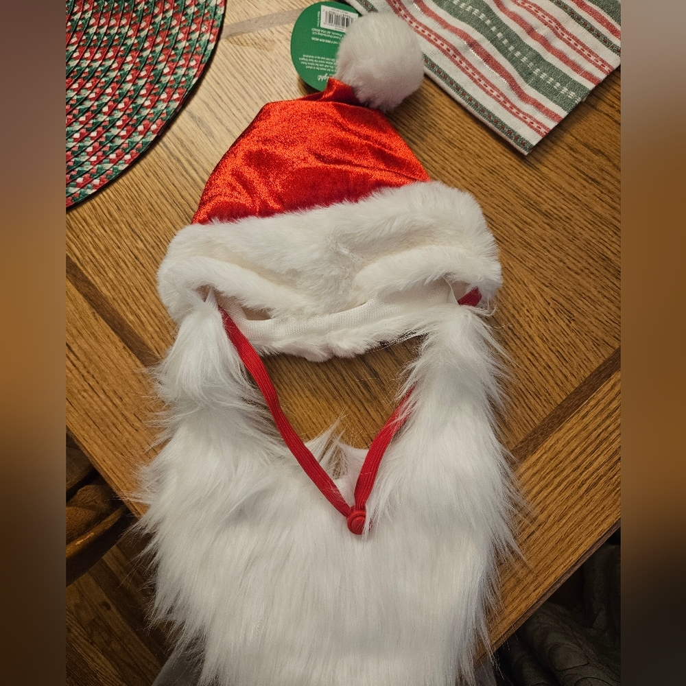 NWT Santa Hat with Beard Holiday Headpiece Pet Accessory L/XL Adjustable